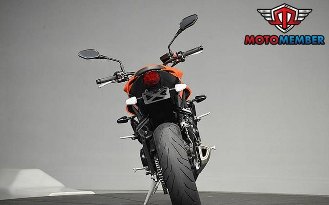 2025 Triumph Street Triple 765 R Matte Baja Orange
