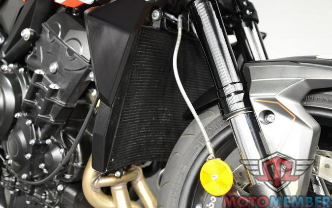 2025 Triumph Street Triple 765 R Matte Baja Orange