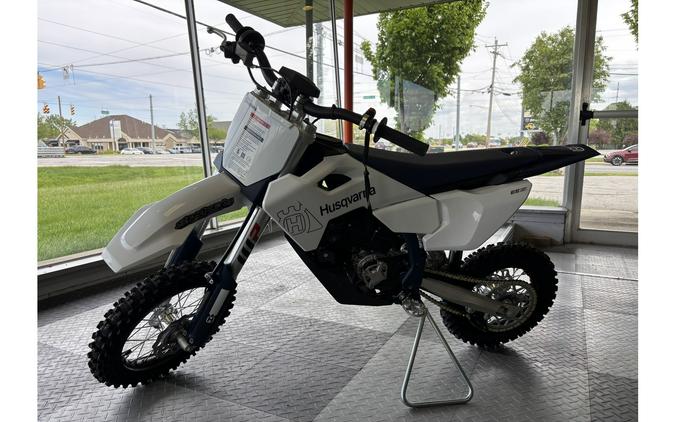 2027 EE 5 - Husqvarna Motorcycles