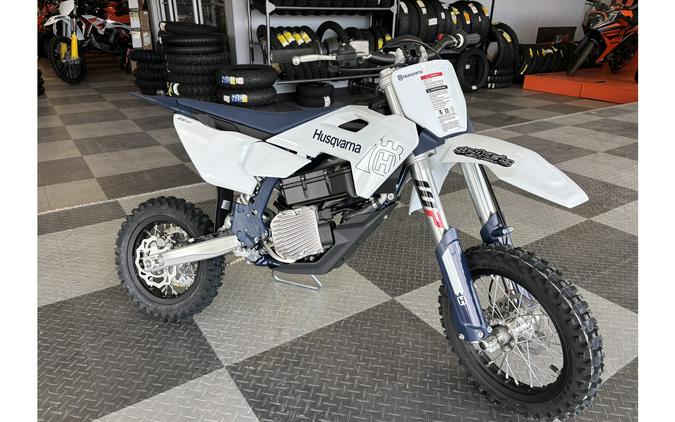 2027 Husqvarna Motorcycles EE 5