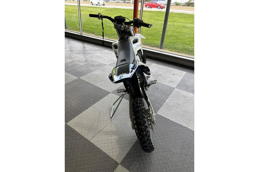 2027 EE 5 - Husqvarna Motorcycles