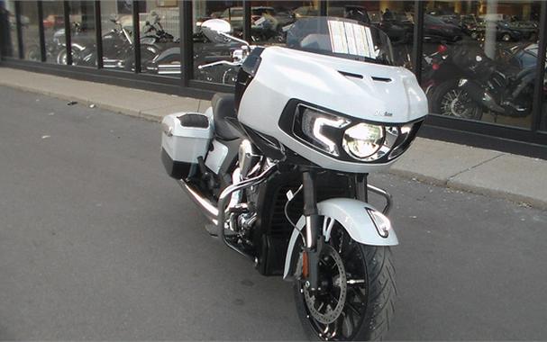 2024 Indian Motorcycle Challenger Limited with PowerBand Audio Package