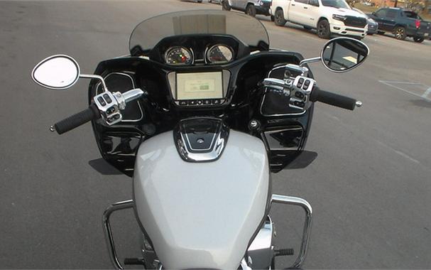 2024 Indian Motorcycle Challenger Limited with PowerBand Audio Package