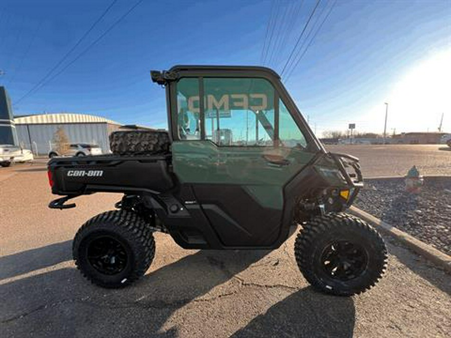 2024 Can-Am Defender DPS CAB