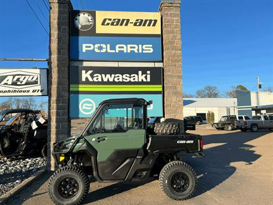 2024 Can-Am Defender DPS CAB