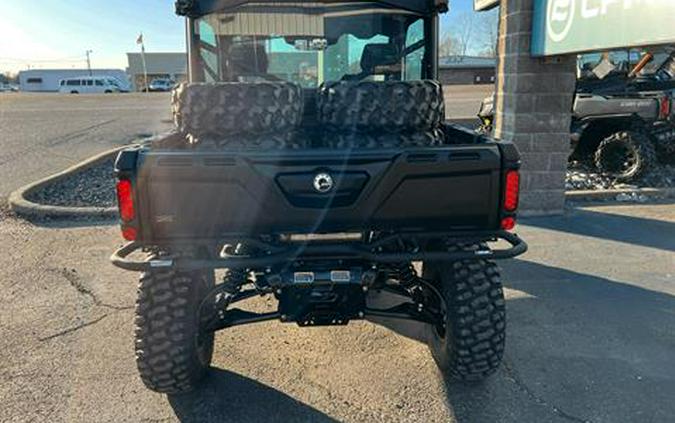 2024 Can-Am Defender DPS CAB