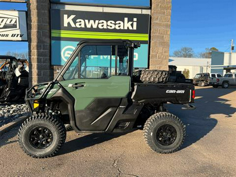 2024 Can-Am Defender DPS CAB