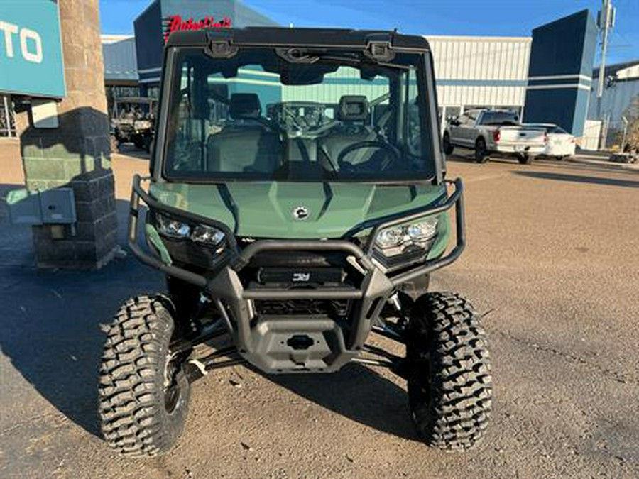 2024 Can-Am Defender DPS CAB