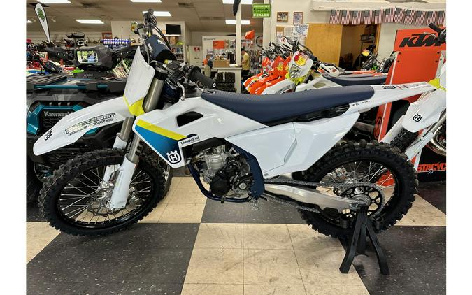 2025 Husqvarna Motorcycles TC 300