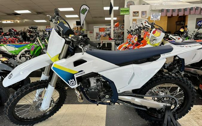 2025 Husqvarna Motorcycles TC 300