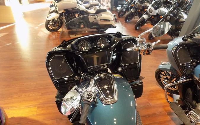 2026 Indian Motorcycle® Pursuit® Limited 112 w/PowerBand Audio Cascade Green with Black Metallic