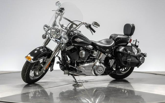 2015 HARLEY-DAVIDSON FLSTC HERITAGE CLASSIC in Vivid Black