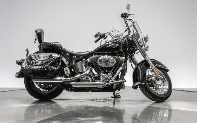 2015 HARLEY-DAVIDSON FLSTC HERITAGE CLASSIC in Vivid Black
