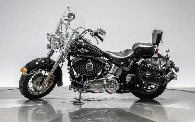 2015 HARLEY-DAVIDSON FLSTC HERITAGE CLASSIC in Vivid Black