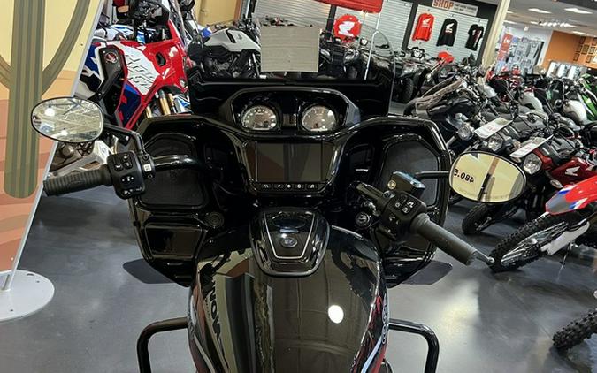2026 Indian Challenger Dark Horse Signature Series Abyss Metallic / Red Allert