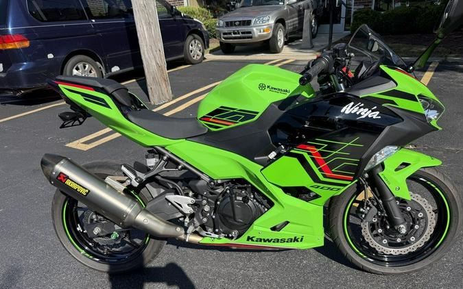 2023 Kawasaki Ninja® 400 KRT Edition ABS