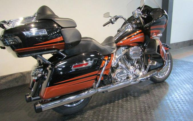 2015 Harley-Davidson® FLTRUSE - CVO™ Road Glide® Ultra