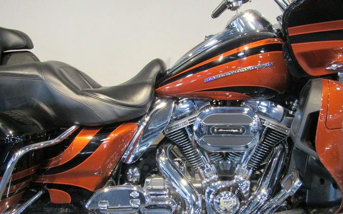 2015 Harley-Davidson® FLTRUSE - CVO™ Road Glide® Ultra