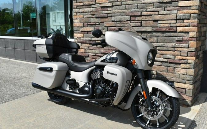 2023 Indian Roadmaster Dark Horse Silver Quartz Smoke