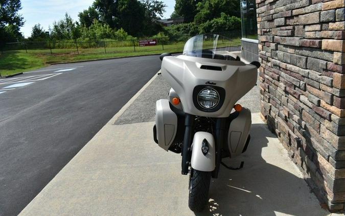 2023 Indian Roadmaster Dark Horse Silver Quartz Smoke