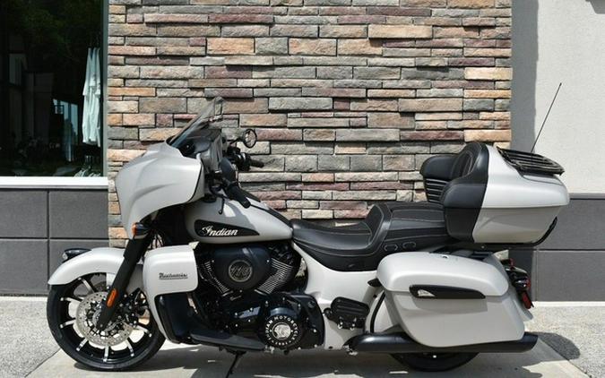 2023 Indian Roadmaster Dark Horse Silver Quartz Smoke