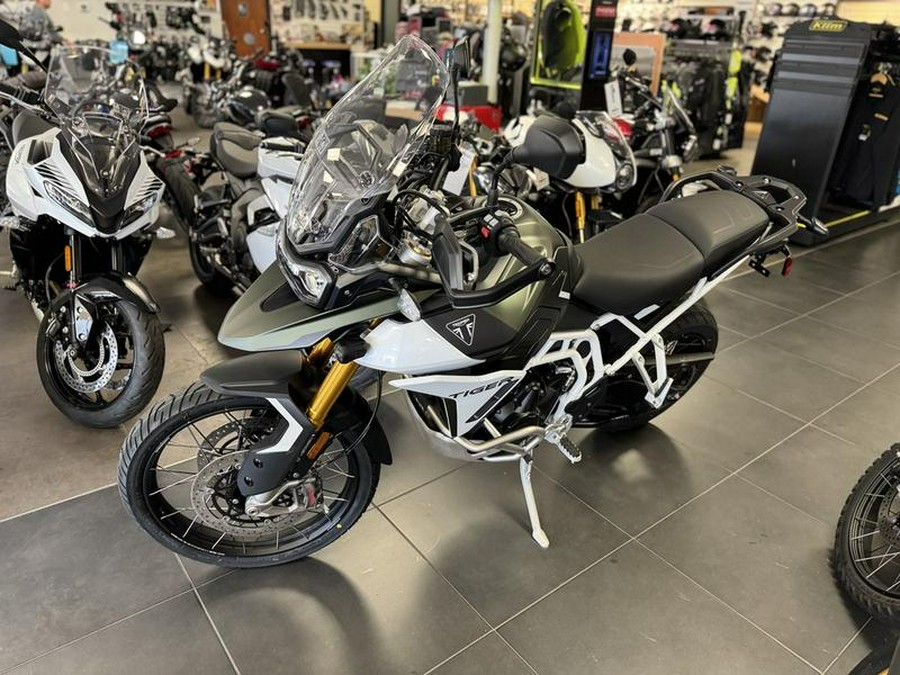 2024 Triumph Tiger 900 Rally Pro Matt Khaki Green / Matt Phantom Black