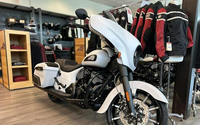 2024 Indian Motorcycle® Chieftain® Dark Horse® w/Powerband Audio Pkg Ghost White Metallic Smoke wit