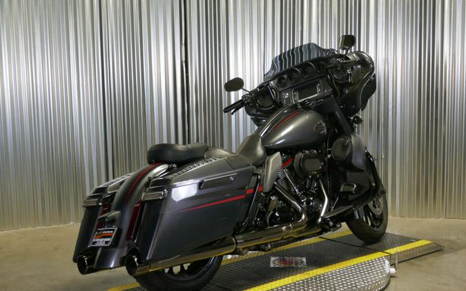 2018 Harley-Davidson CVO Street Glide