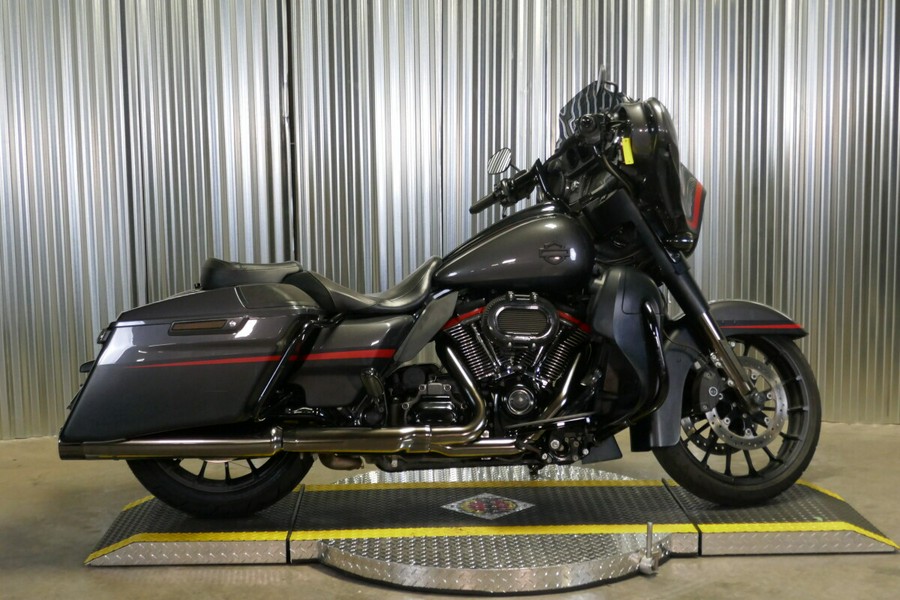 2018 Harley-Davidson CVO Street Glide