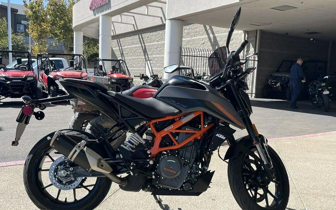 2023 KTM 390 Duke