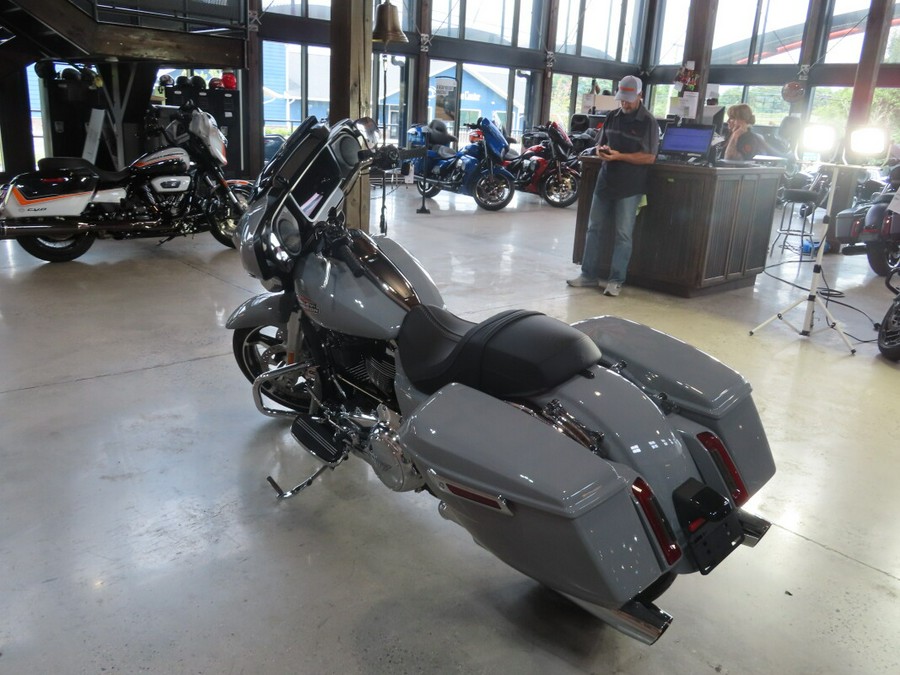 2025 Harley-Davidson® Street Glide® FLHX