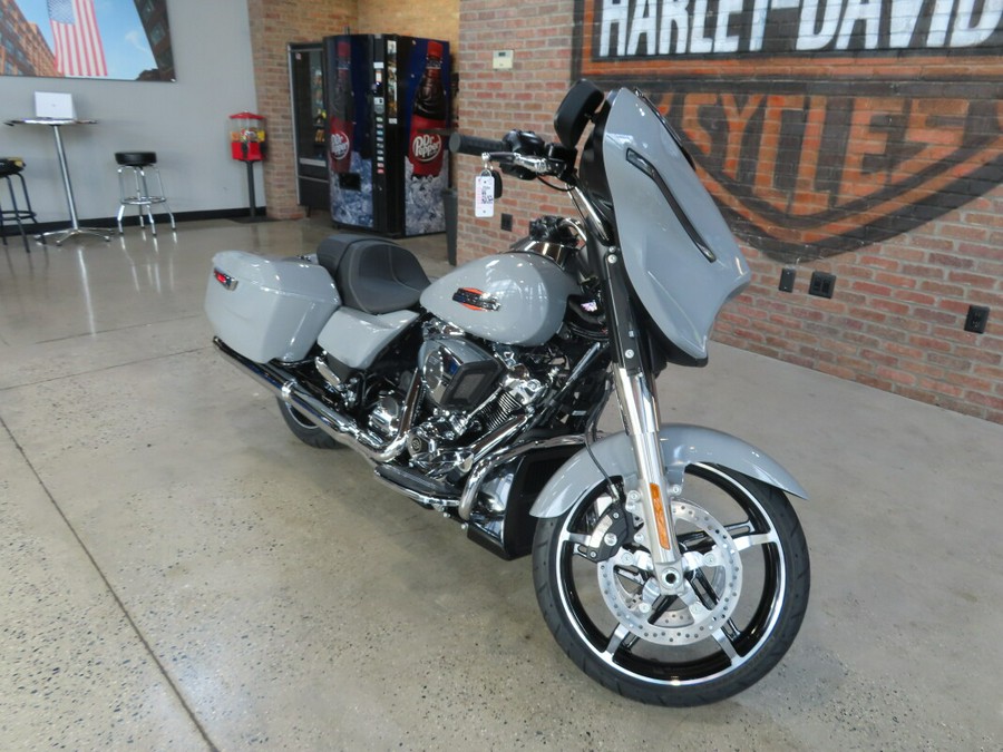 2025 Harley-Davidson® Street Glide® FLHX