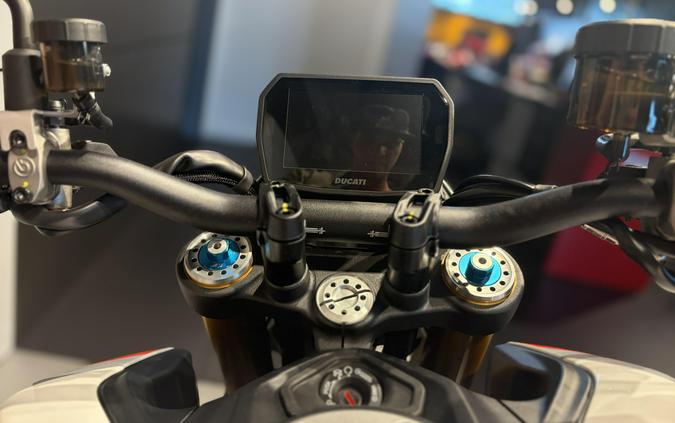 2026 Ducati HYPERMOTARD V2 SP