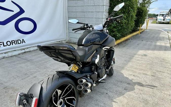 2023 Ducati Diavel V4 Thrilling Black