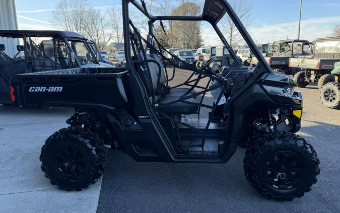 2025 Can-Am® Defender DPS HD10