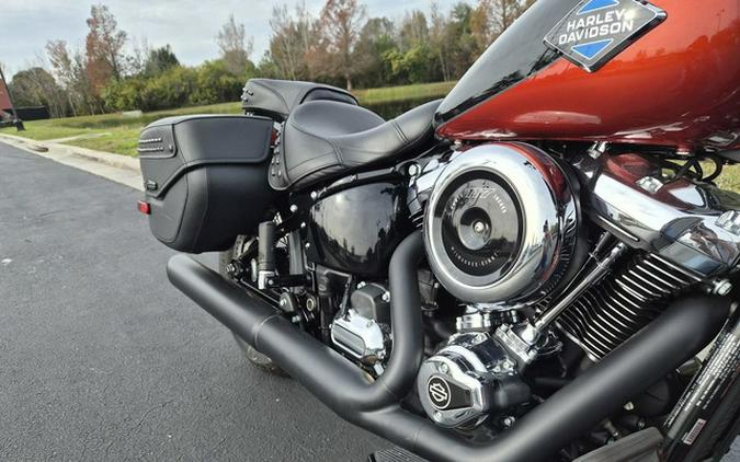 2025 Harley-Davidson Softail FLHC - Heritage Classic