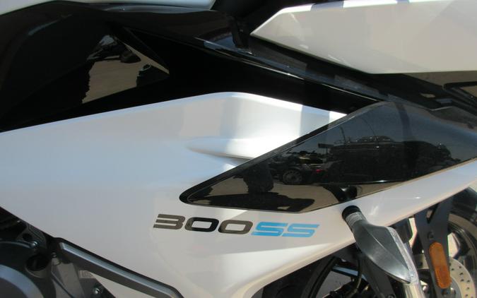 2025 CFMOTO 300SS