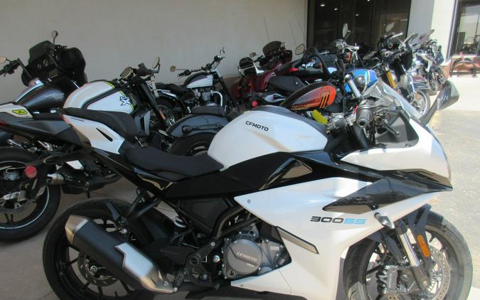 2025 CFMOTO 300SS