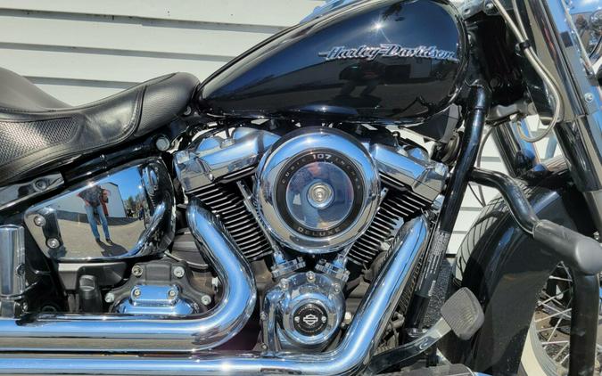 2019 Harley-Davidson Deluxe Vivid Black