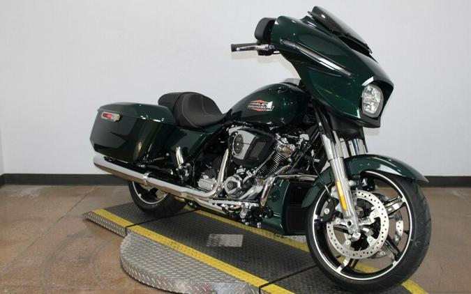 Harley-Davidson Street Glide® 2024 FLHX 84410737DT ALPINE GREEN