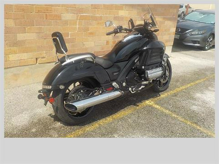 2014 Honda Gold Wing® Valkyrie®