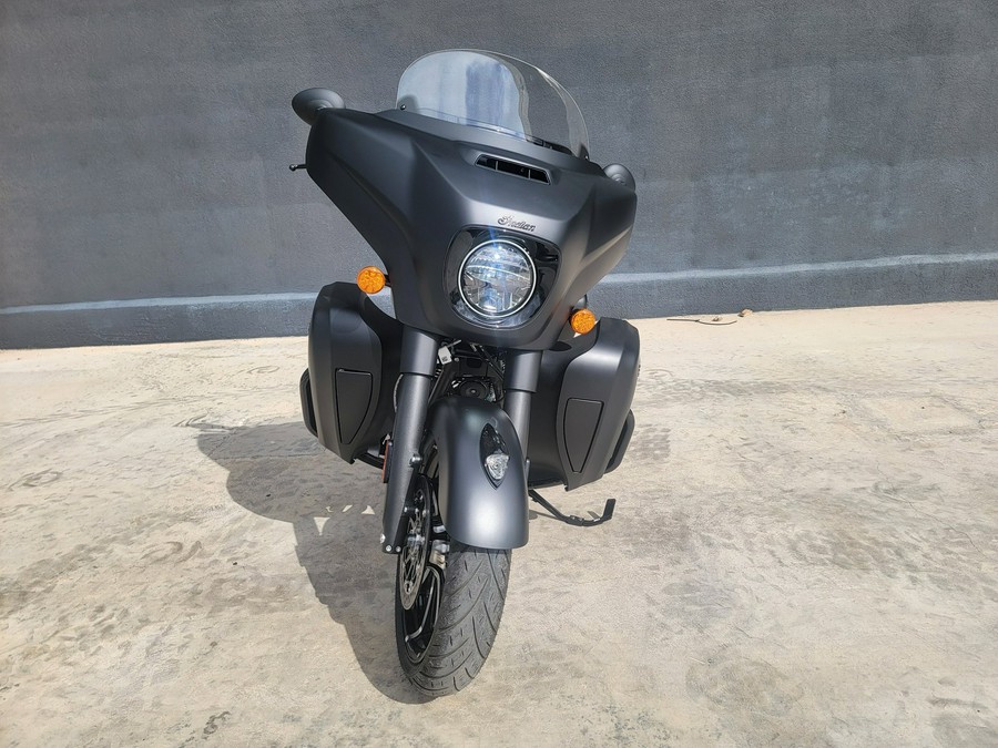 2025 Indian Motorcycle Roadmaster® Dark Horse® with PowerBand Audio Package