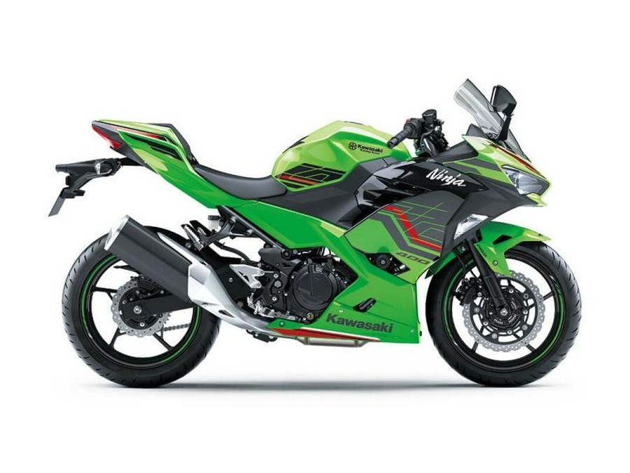 2023 Kawasaki Ninja® 400 ABS Pearl Blizzard White/Metallic Carbon Gray
