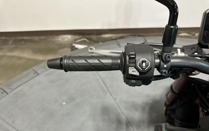 2026 Honda CB750 Hornet E-Clutch