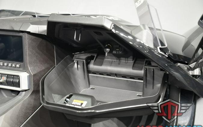 2025 Polaris Slingshot SLINGSHOT SL Autodrive Jet Black