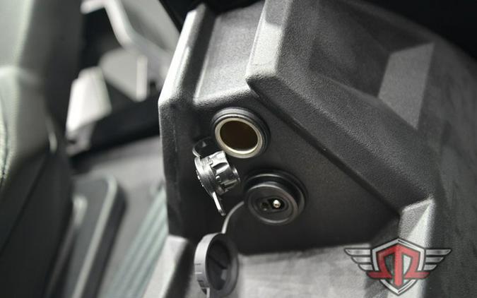 2025 Polaris Slingshot SLINGSHOT SL Autodrive Jet Black