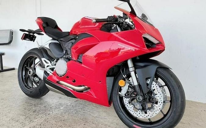 New 2025 Ducati PANIGALE V2