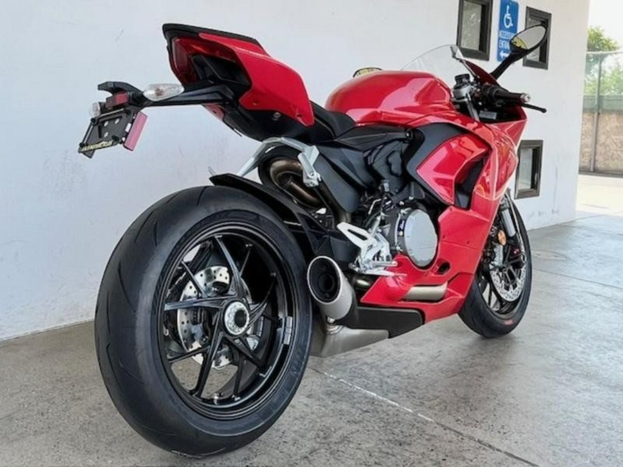 New 2025 Ducati PANIGALE V2