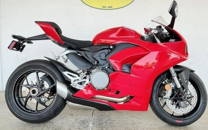 New 2025 Ducati PANIGALE V2