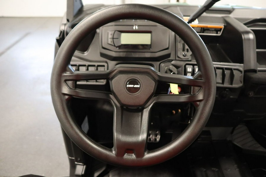 2025 Can-Am® Defender MAX HD7